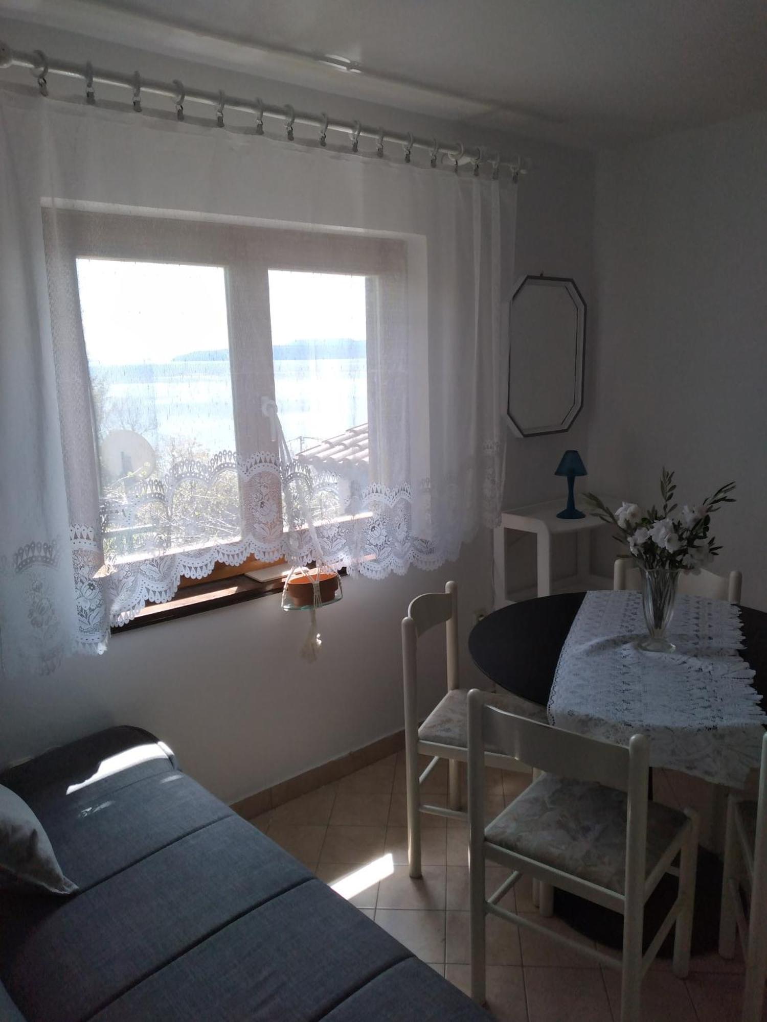 Apartments Zlatko Ičići Szoba fotó